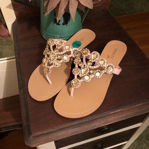 Women’s Wedge 7.5Wide, Gold Jewels